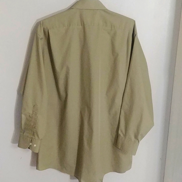 Stafford Essentials Men's Fitted Shirt - Picture 2 of 10